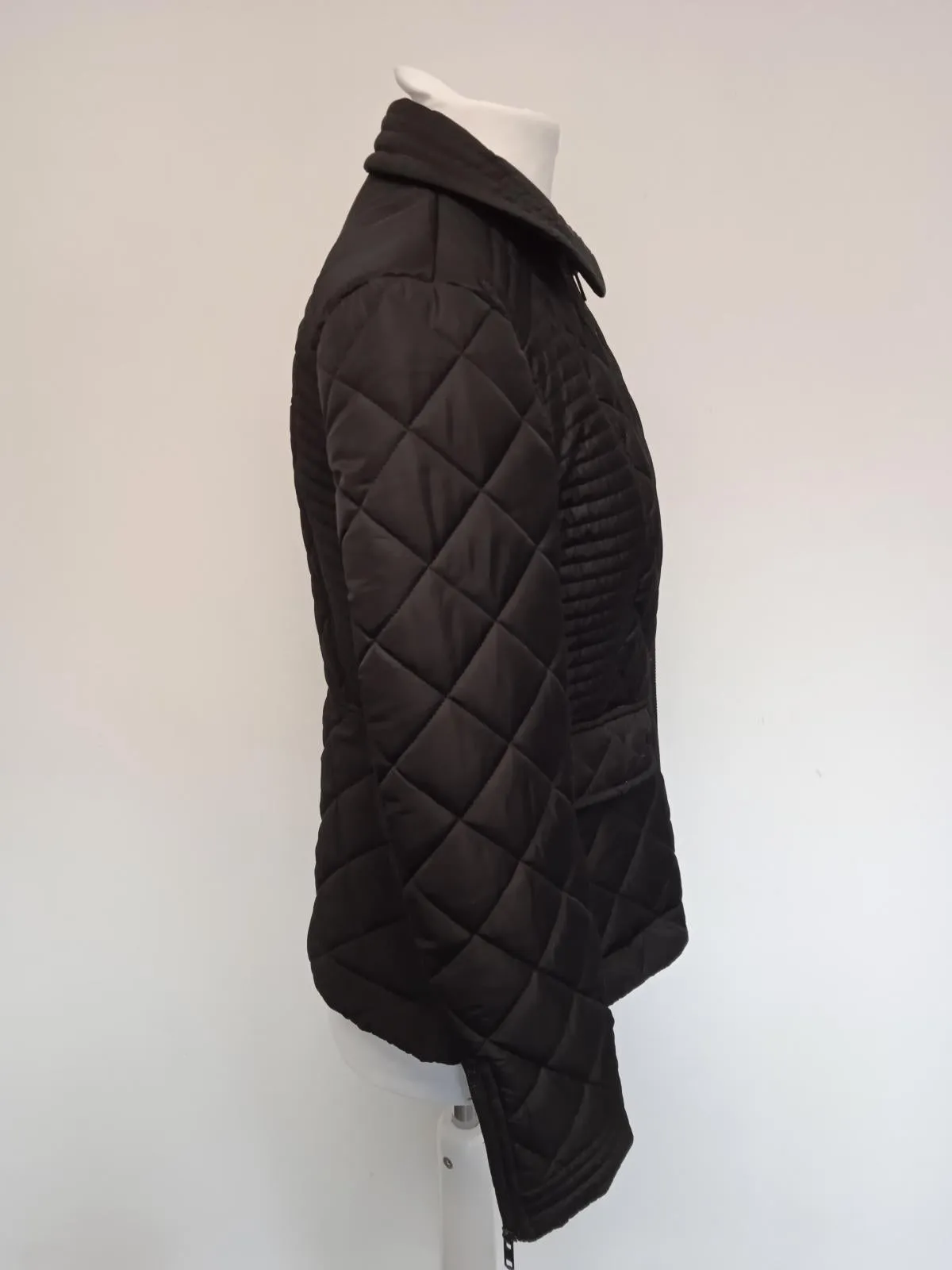 FRENCH CONNECTION Ladies Black Long Sleeve Quilted Jacket Approx. Size M