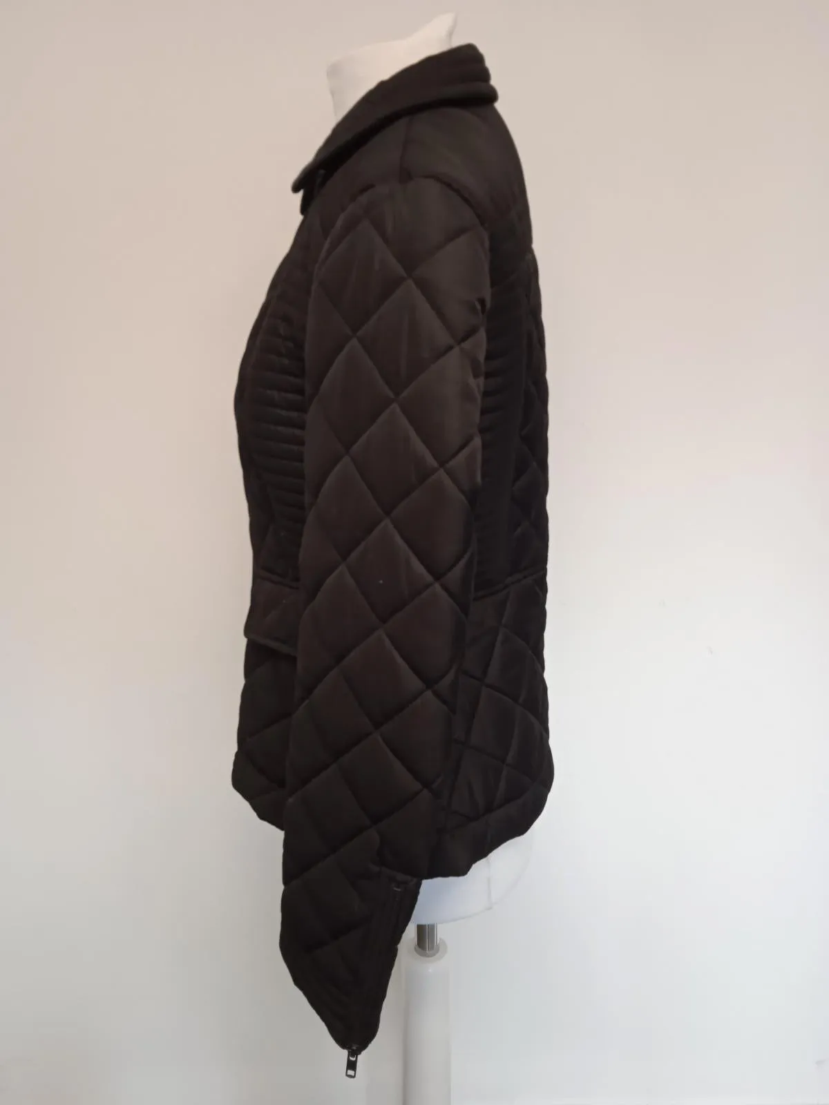 FRENCH CONNECTION Ladies Black Long Sleeve Quilted Jacket Approx. Size M