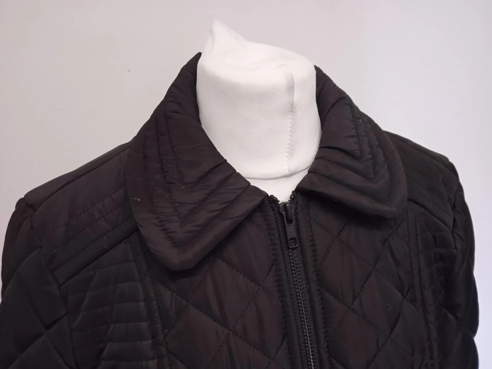 FRENCH CONNECTION Ladies Black Long Sleeve Quilted Jacket Approx. Size M