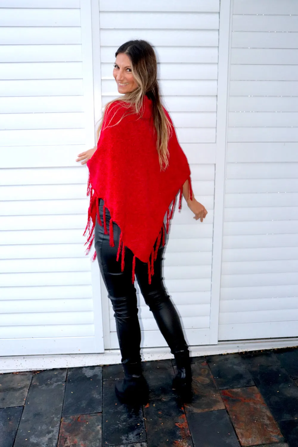 Heartland Poncho In Cherry Red