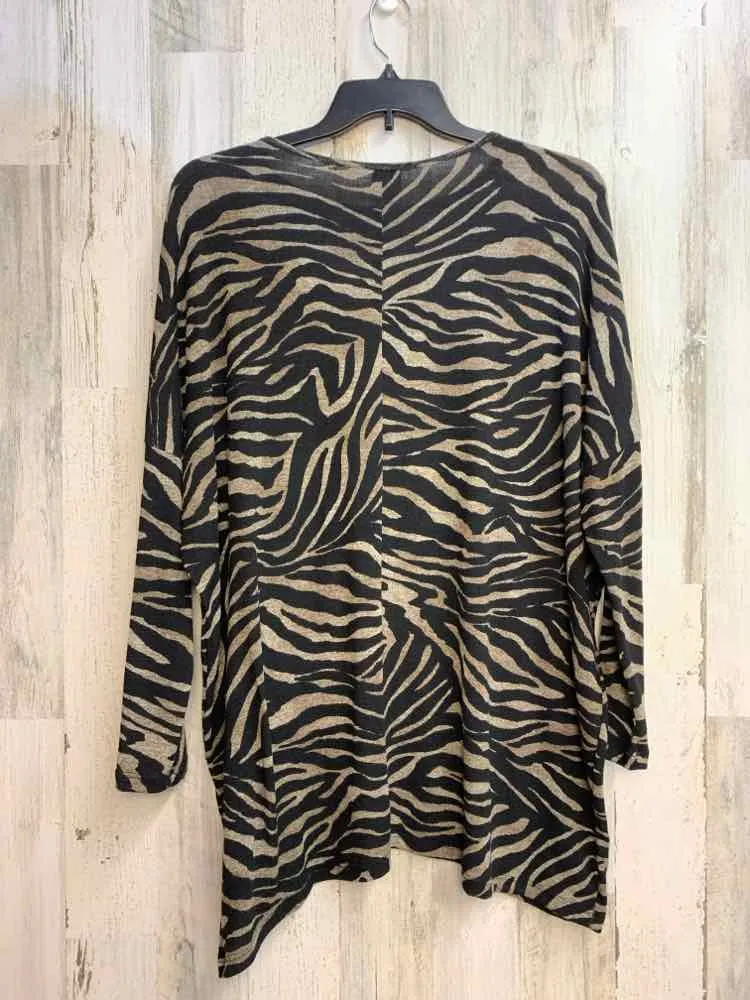 NWT CIARA SUN WOO Tops Size M BLK/TAN ZEBRA PONCHO TOP