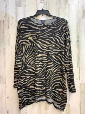 NWT CIARA SUN WOO Tops Size M BLK/TAN ZEBRA PONCHO TOP