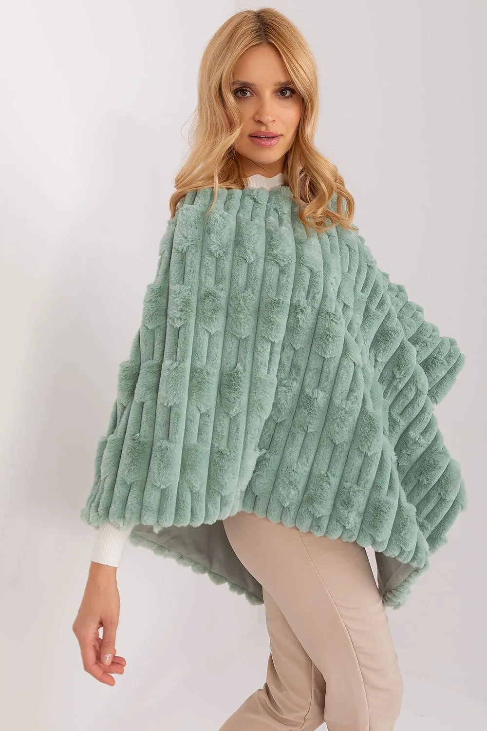 Poncho model 203664 AT