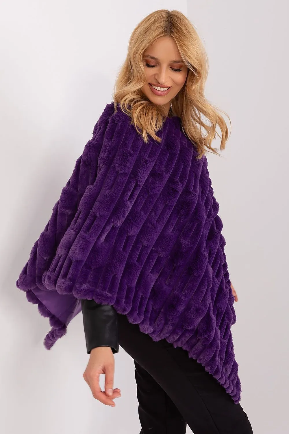 Poncho model 203664 AT