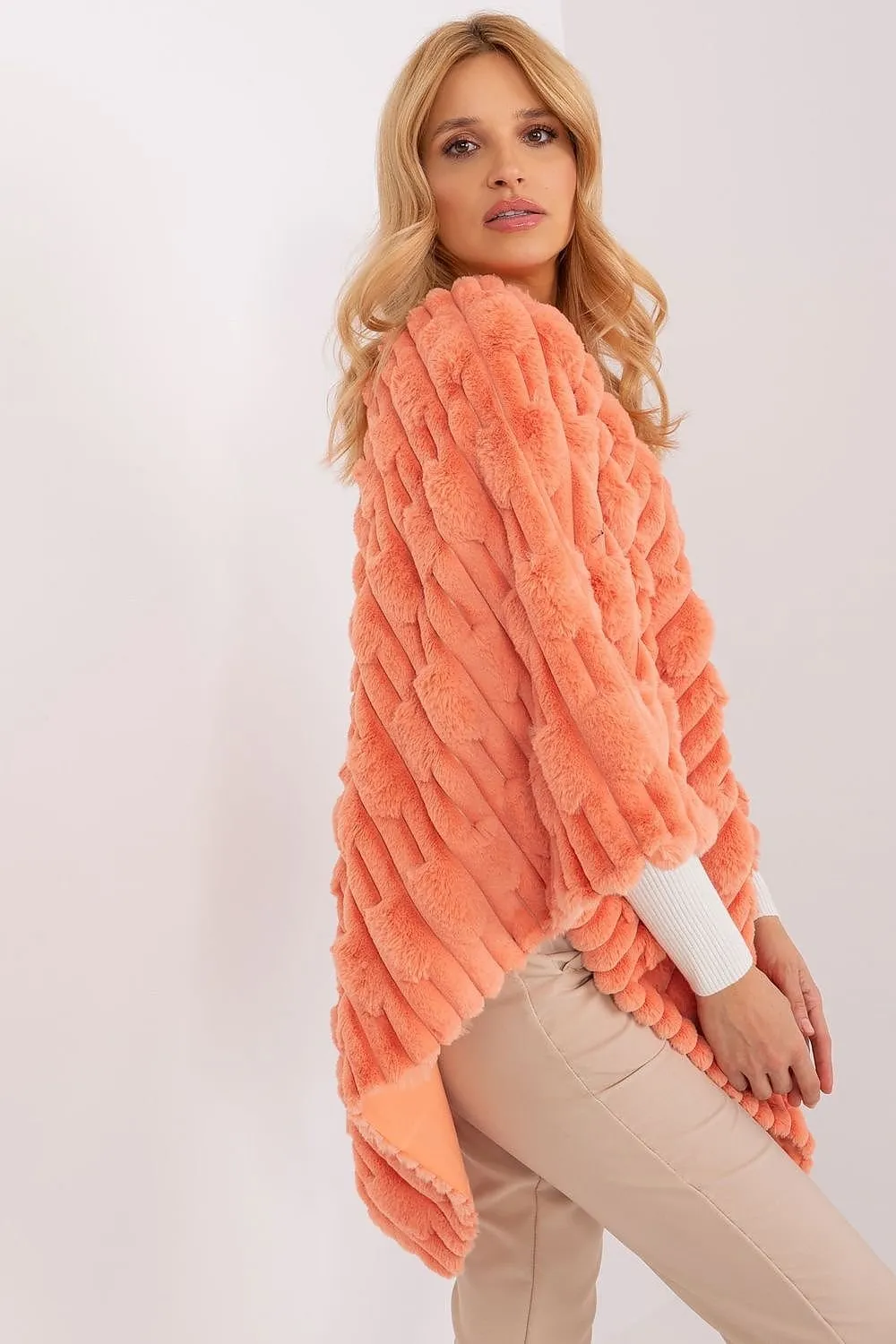 Poncho model 203664 AT